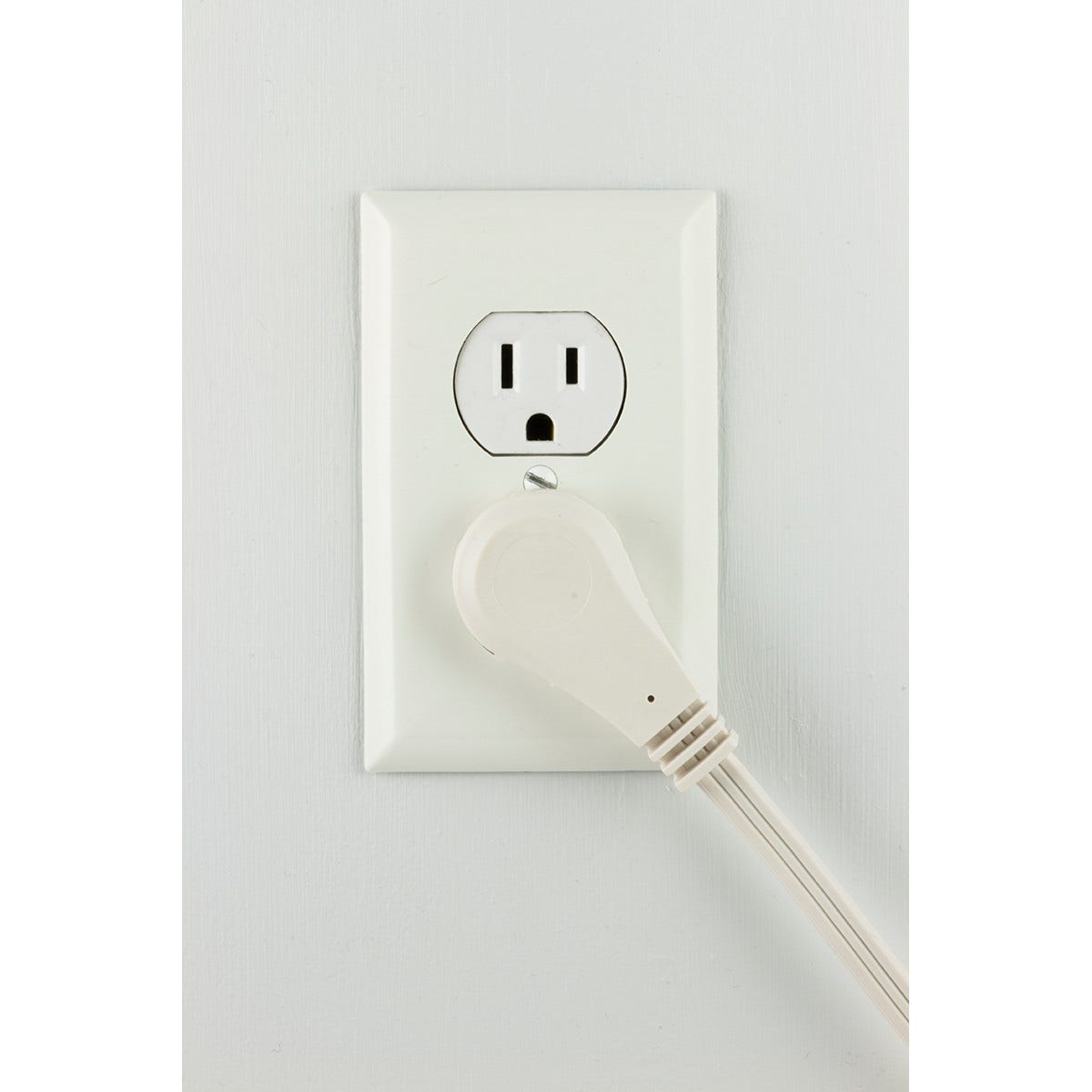 GE 3-Outlet 8ft. Indoor Extension Cord with Right-Angle Plug, White