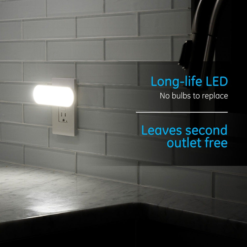 GE UltraBright Plug-In Automatic LED Light Bar, 4 Pack, White