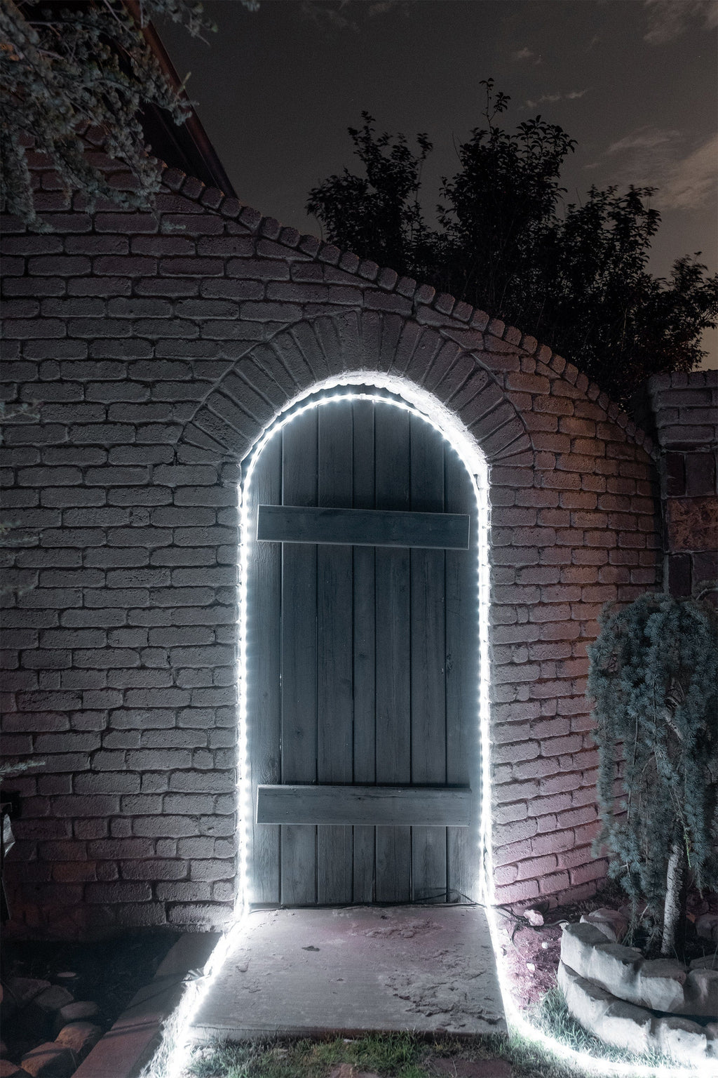 UltraPro Escape Indoor/Outdoor LED Rope Light, 16ft., Cool White, Black