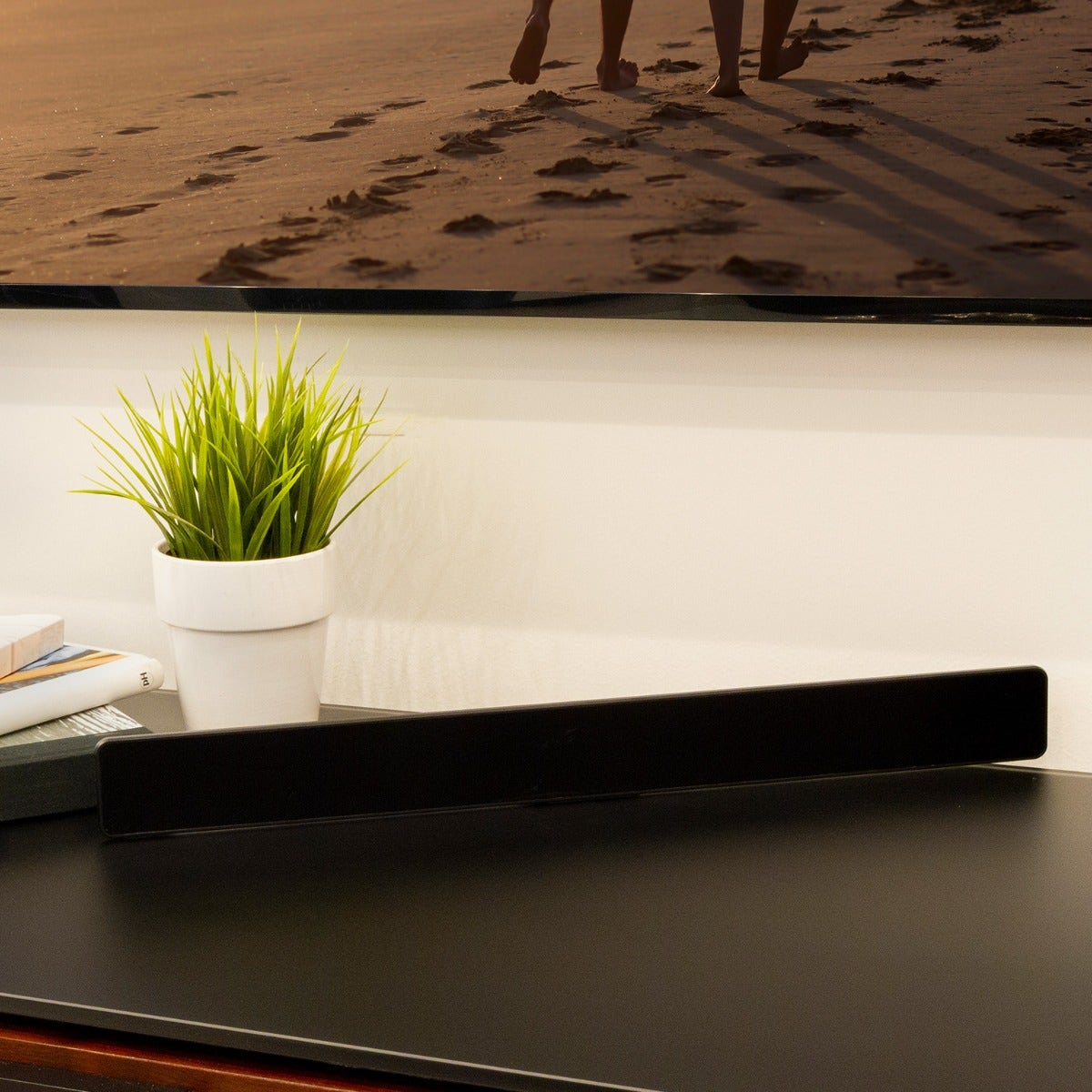 UltraPro Slim-Profile Amplified Antenna Bar